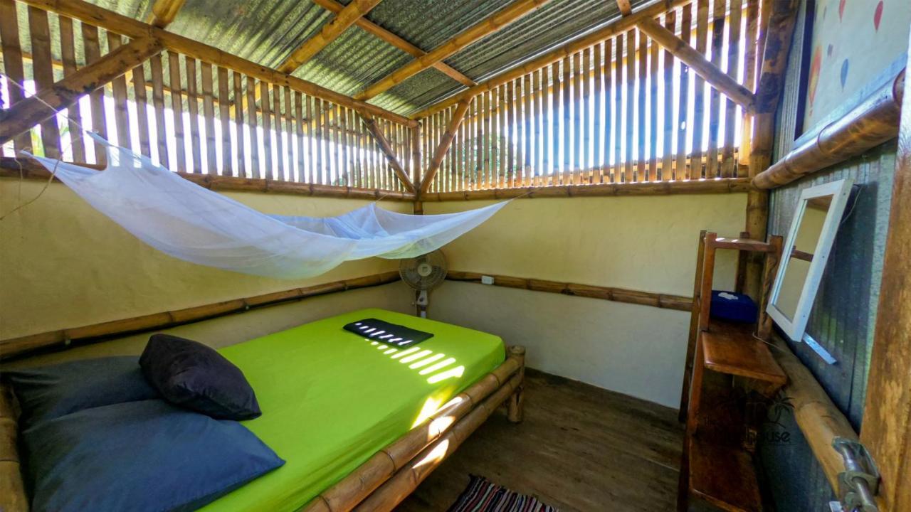 The Mudhouse Hostel Mompiche Exterior photo