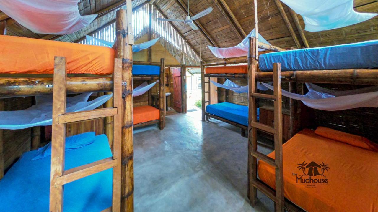 The Mudhouse Hostel Mompiche Exterior photo