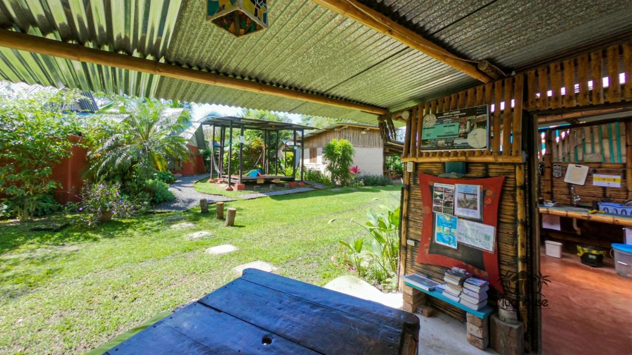 The Mudhouse Hostel Mompiche Exterior photo