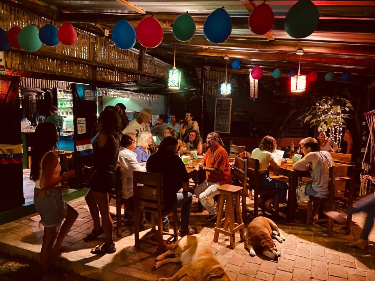 The Mudhouse Hostel Mompiche Exterior photo