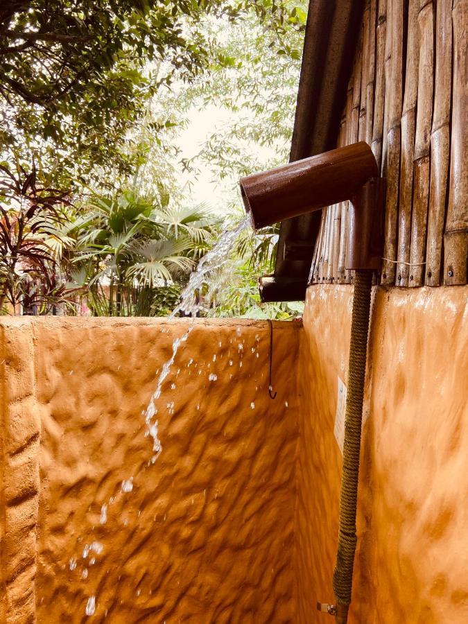 The Mudhouse Hostel Mompiche Exterior photo