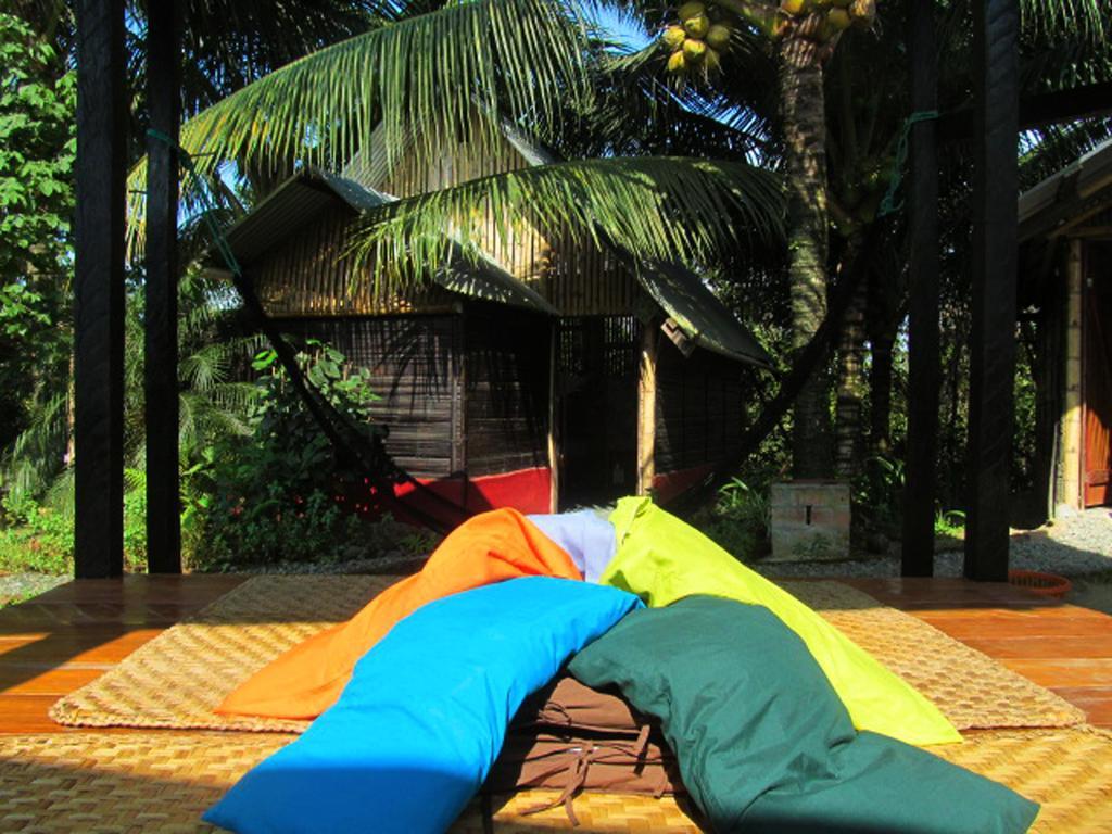 The Mudhouse Hostel Mompiche Exterior photo